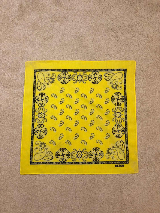 🧣 Bandana Heroi Jaune, Noir & Gris - 57x56 cm