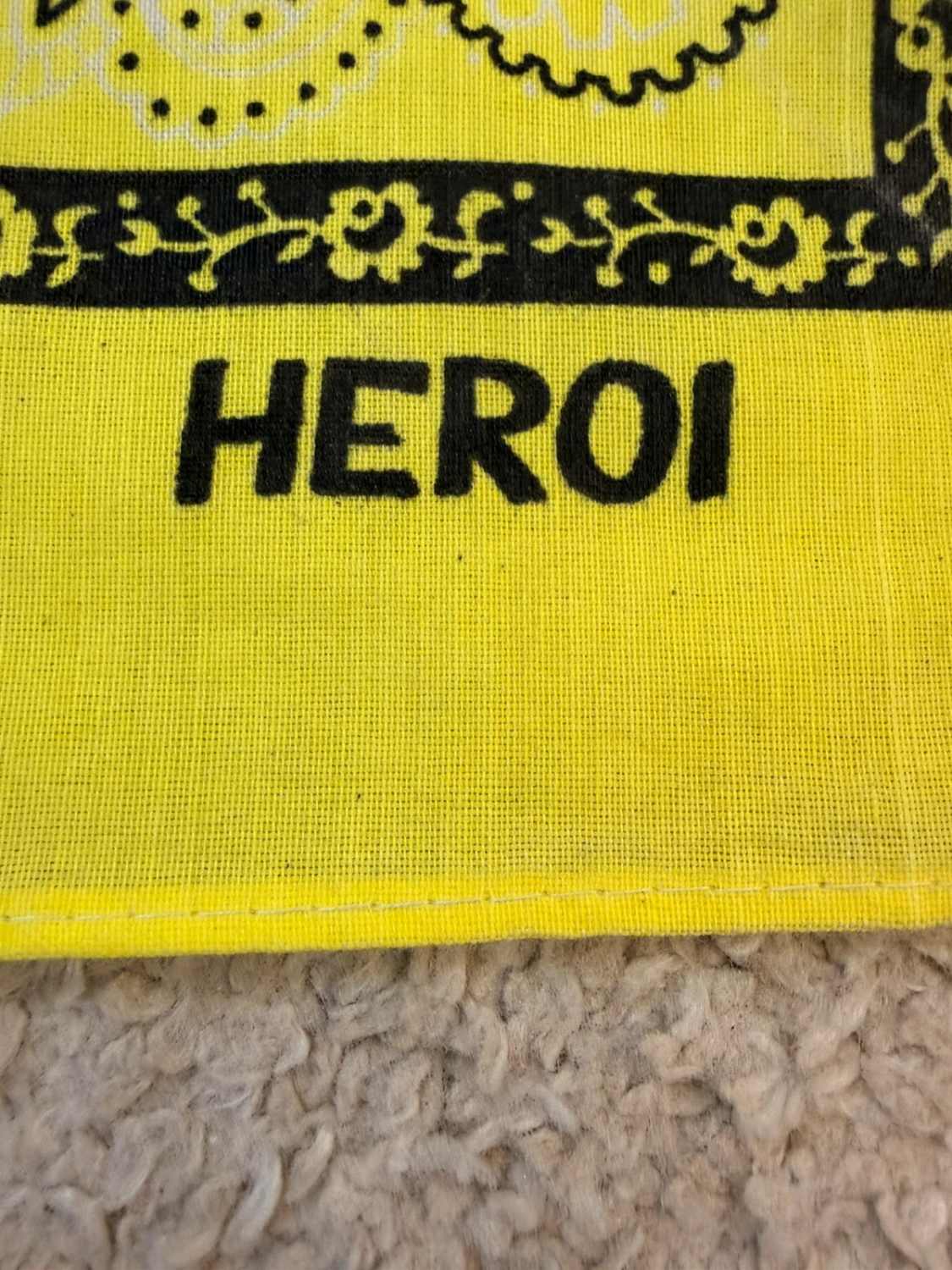 🧣 Bandana Heroi Jaune, Noir & Gris - 57x56 cm
