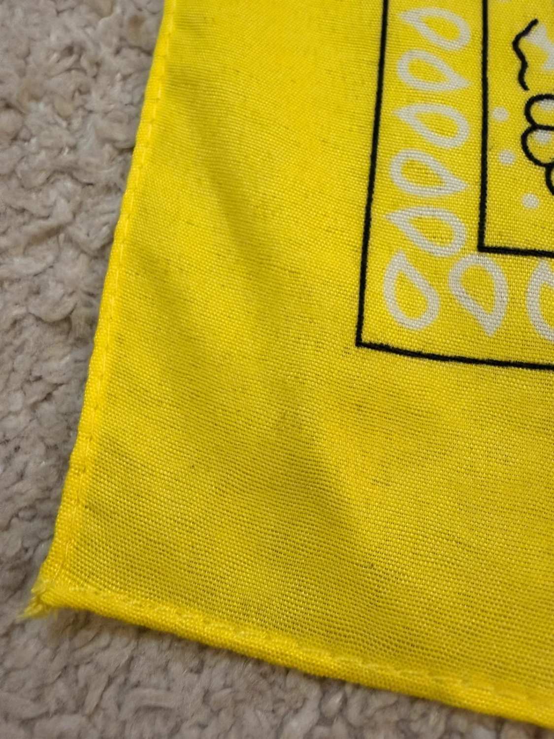 🧣 Bandana Jaune, Blanc & Noir - 54x55 cm