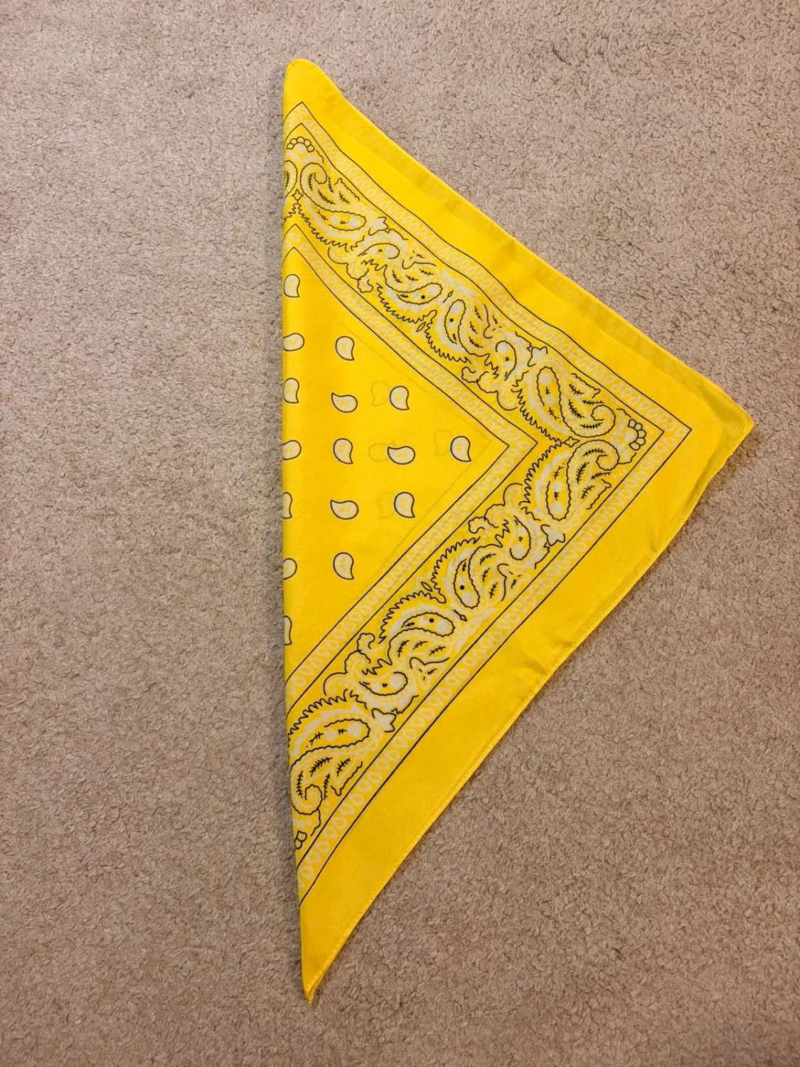 🧣 Bandana Jaune, Blanc & Noir - 54x55 cm