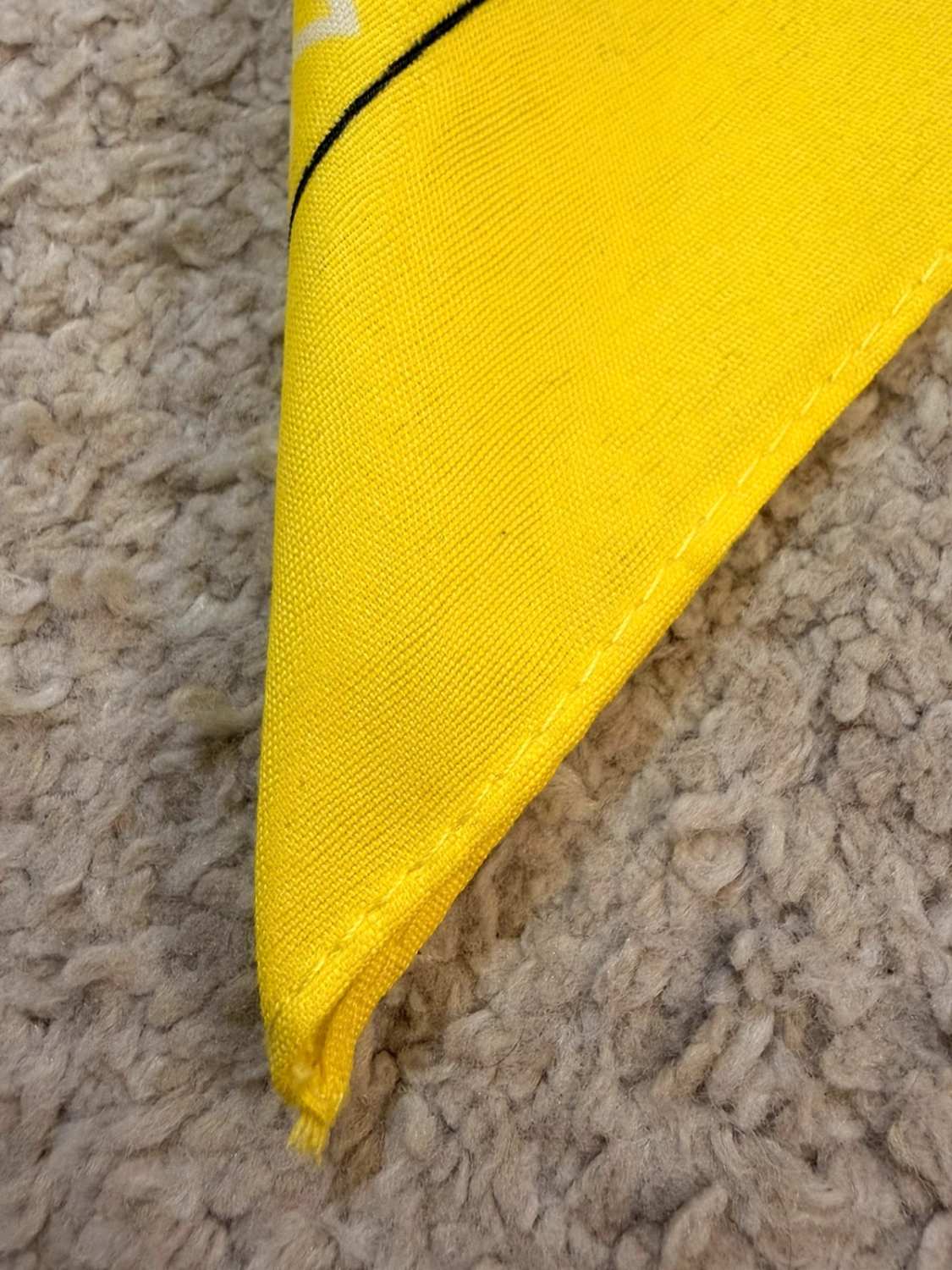 🧣 Bandana Jaune, Blanc & Noir - 54x55 cm
