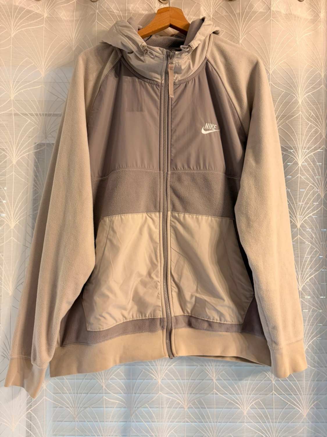 🧣🤍 Survêtement Nike Polaire Gris/Crème - Confort Chaud & Complet
