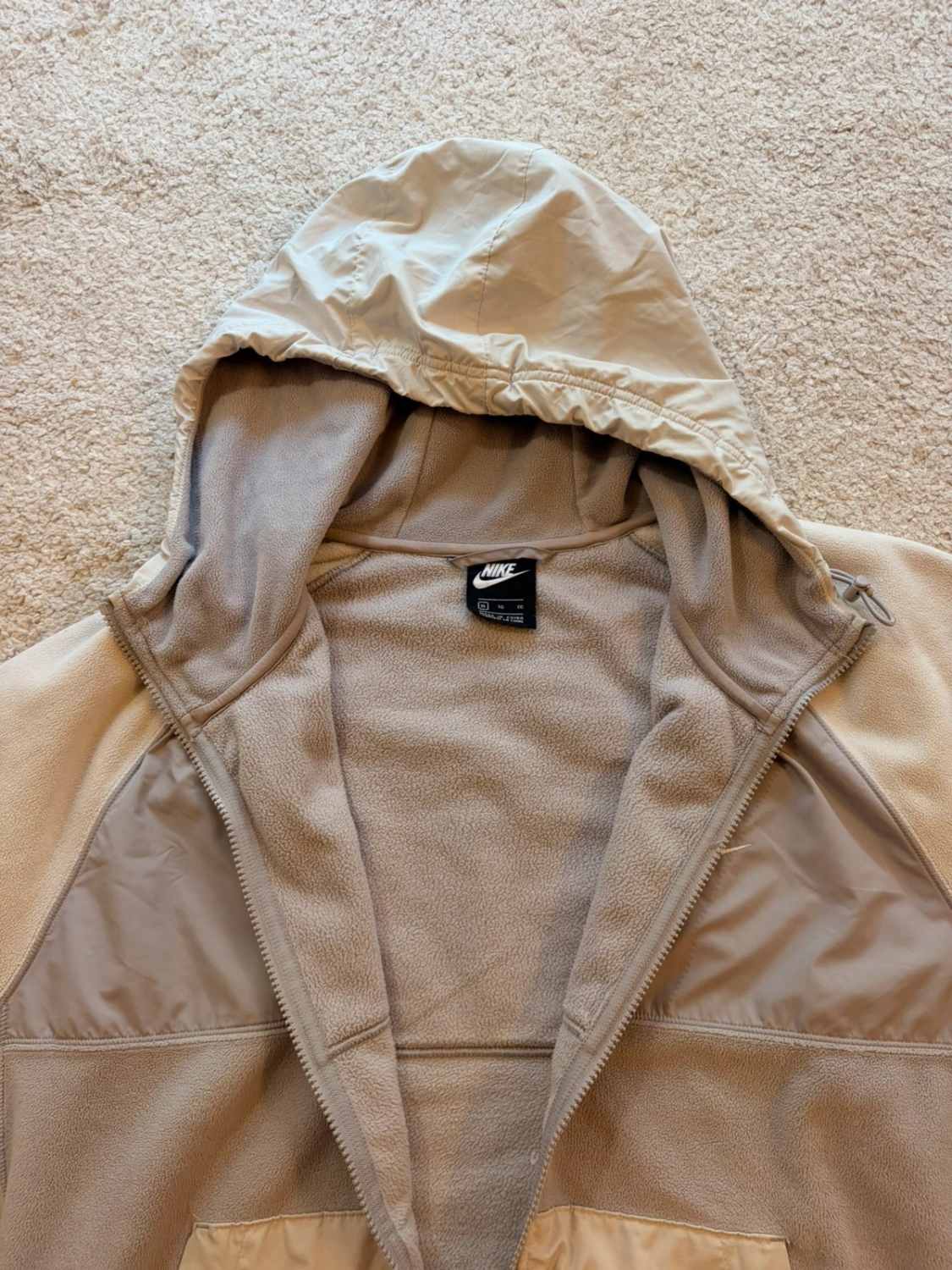 🧣🤍 Survêtement Nike Polaire Gris/Crème - Confort Chaud & Complet