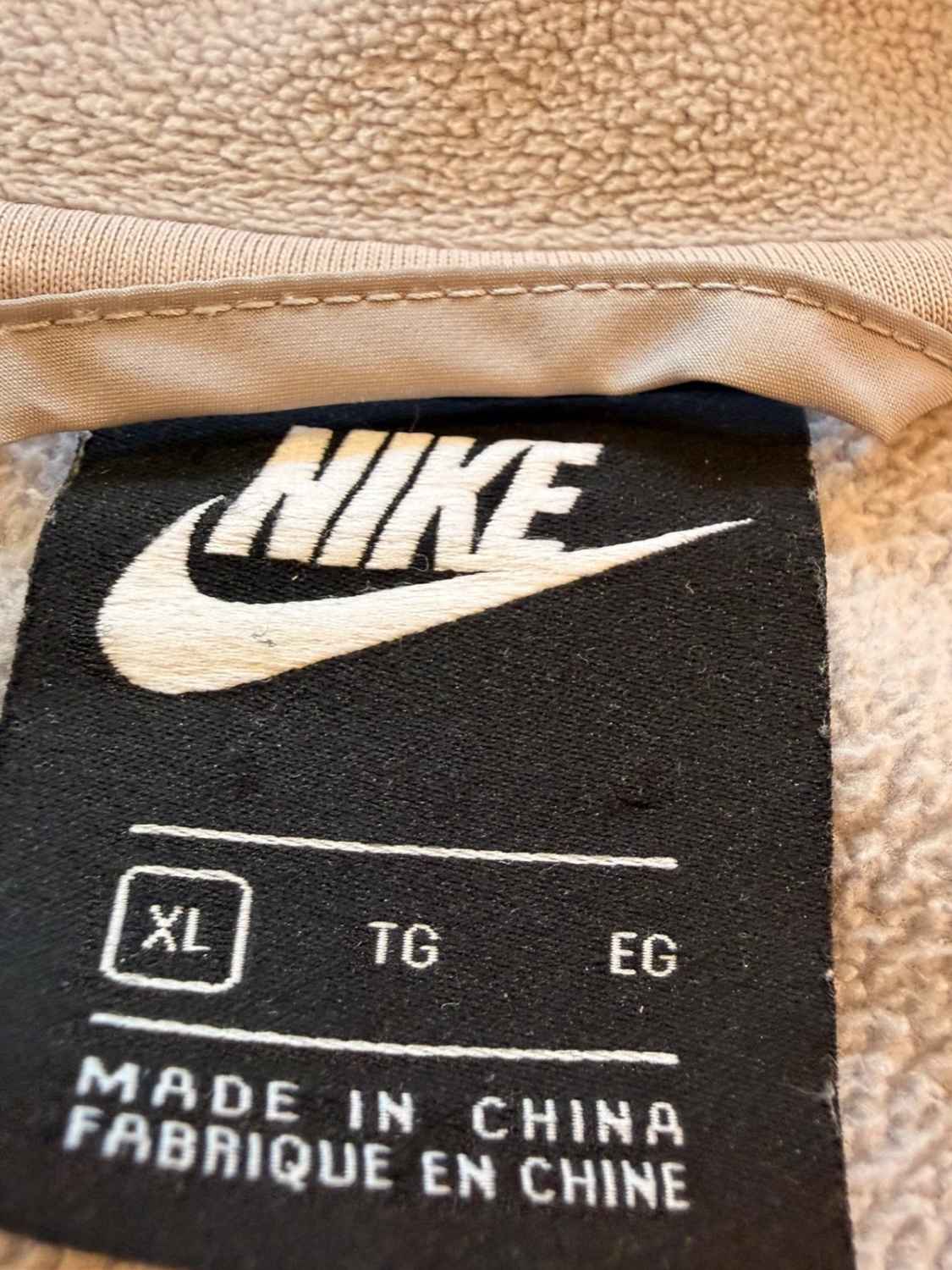 🧣🤍 Survêtement Nike Polaire Gris/Crème - Confort Chaud & Complet