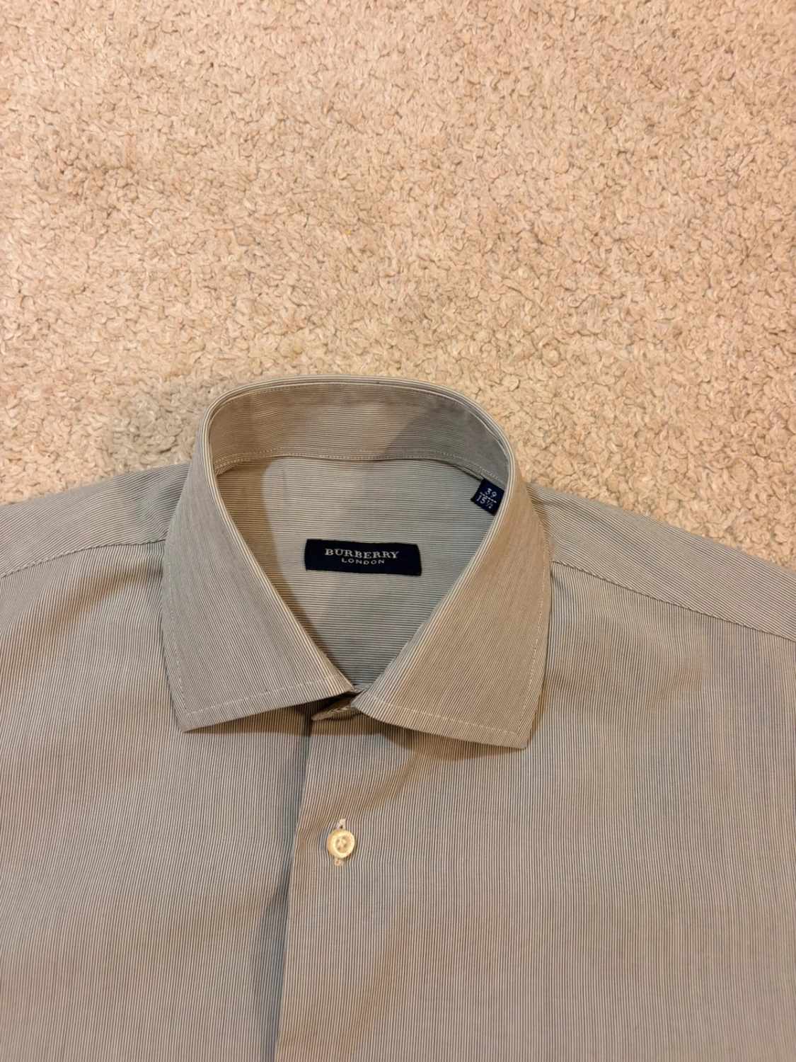 Chemise Burberry Homme 39/15.5 (M) | Rayures Iconiques | Coton de Luxe | Élégance