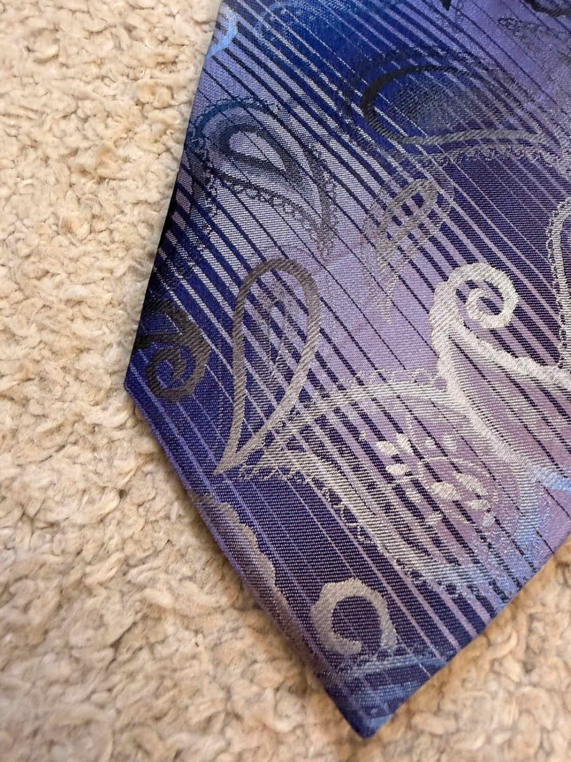 👔 Cravate Van Heusen - Soie - Rayures Violettes
