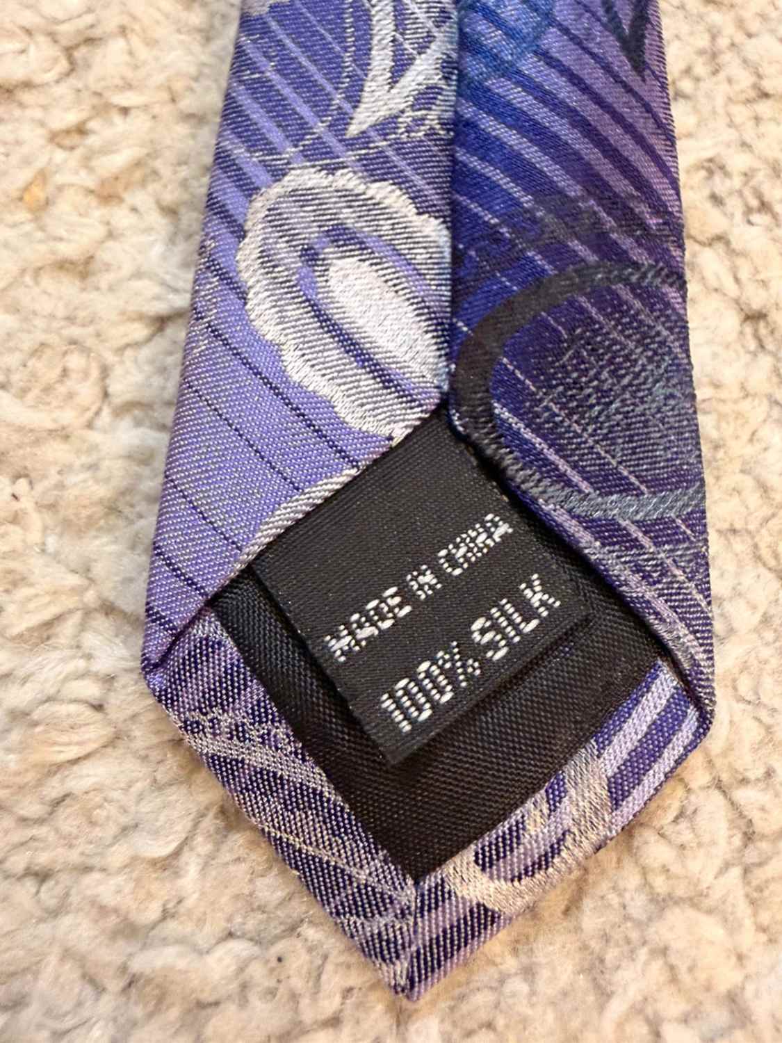 👔 Cravate Van Heusen - Soie - Rayures Violettes