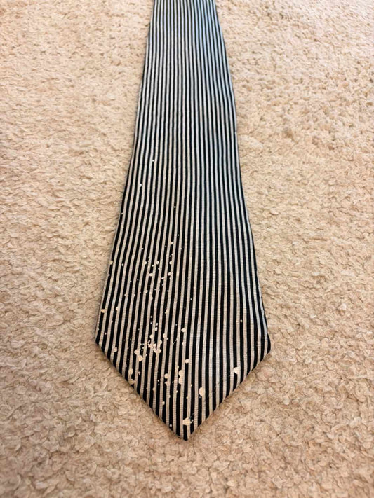 👔 Cravate Soie Kenneth Cole - Rayures Noir & Blanc