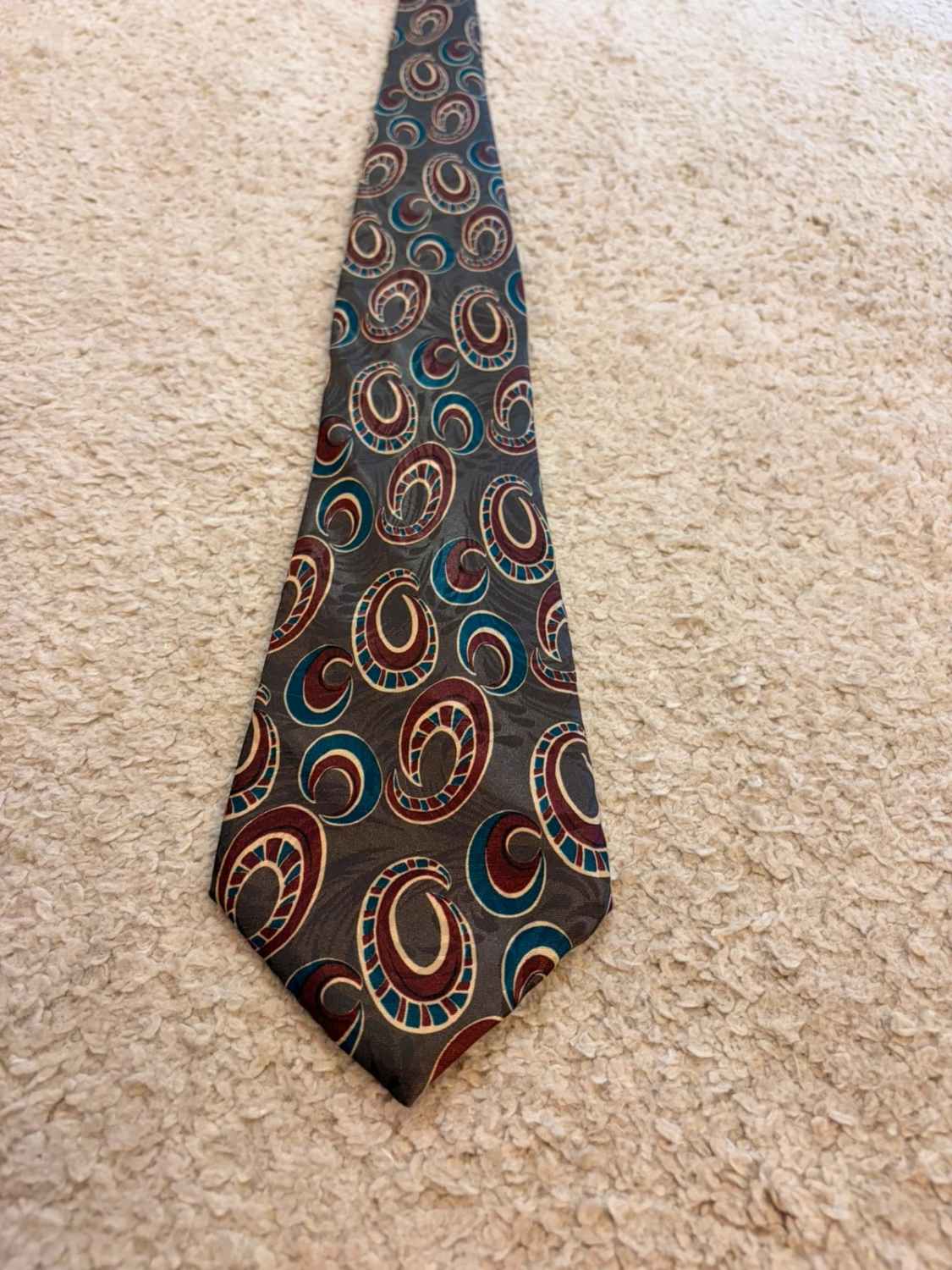 👔 Cravate Grenadier - Multicolore (Gris, Bordeaux, Vert, Beige)