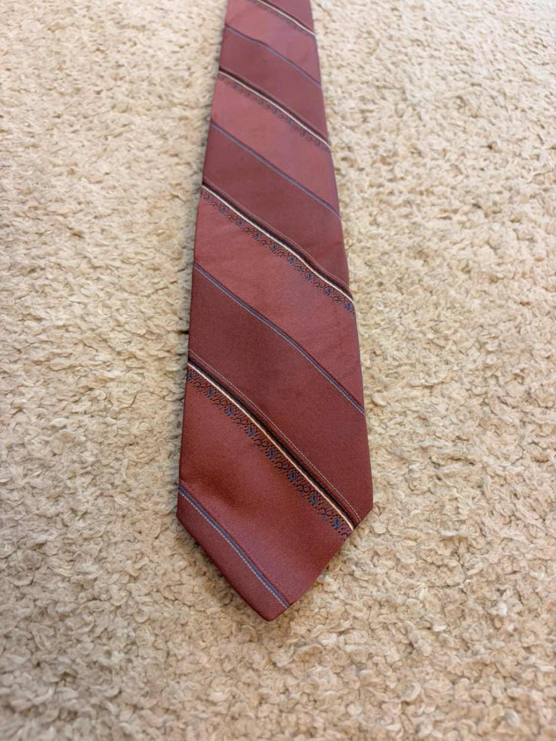 👔 Cravate Mervyn’s - Motifs Rose, Bleu, Blanc & Vert