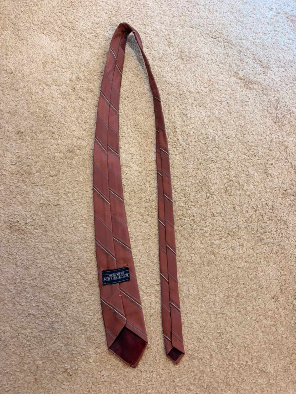 👔 Cravate Mervyn’s - Motifs Rose, Bleu, Blanc & Vert