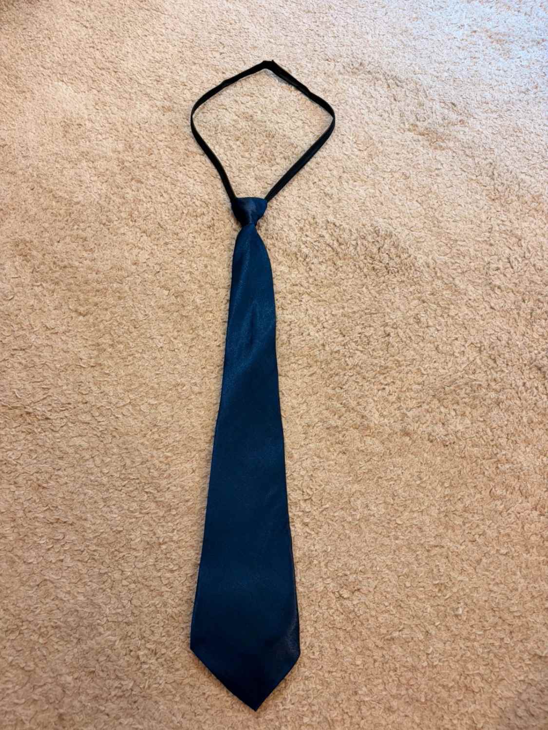 👔 Cravate Bleu Marine - Basique Indispensable