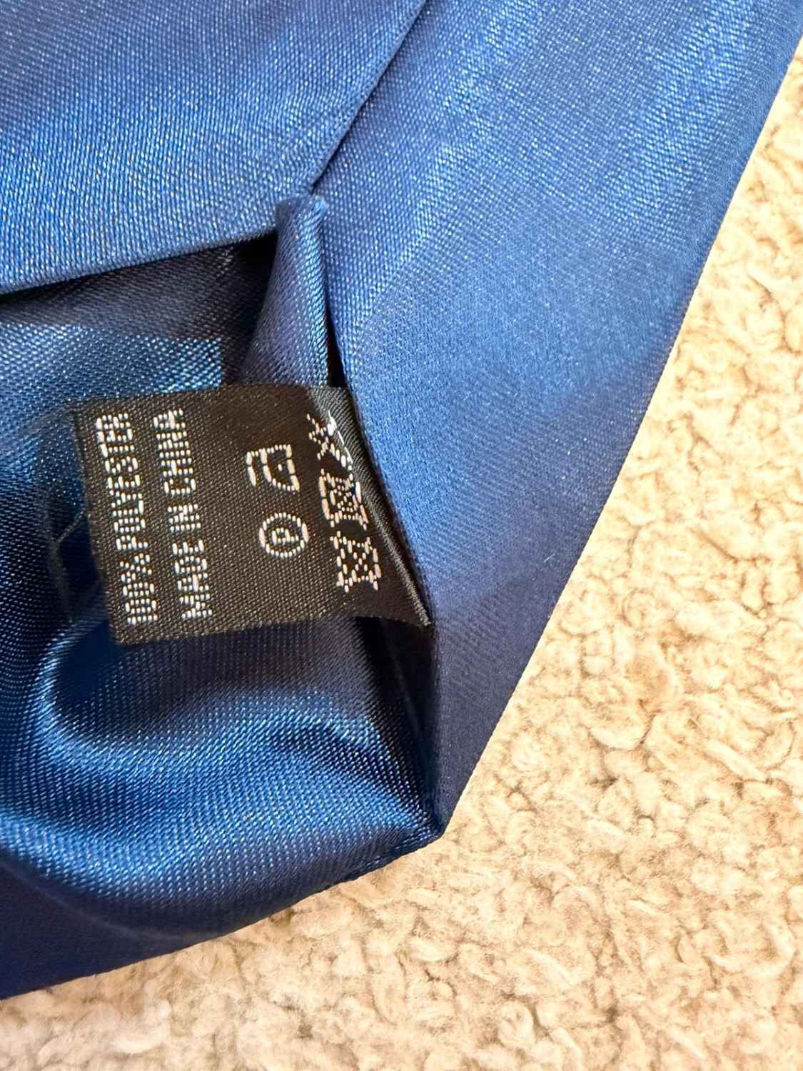 👔 Cravate Bleu Marine - Basique Indispensable