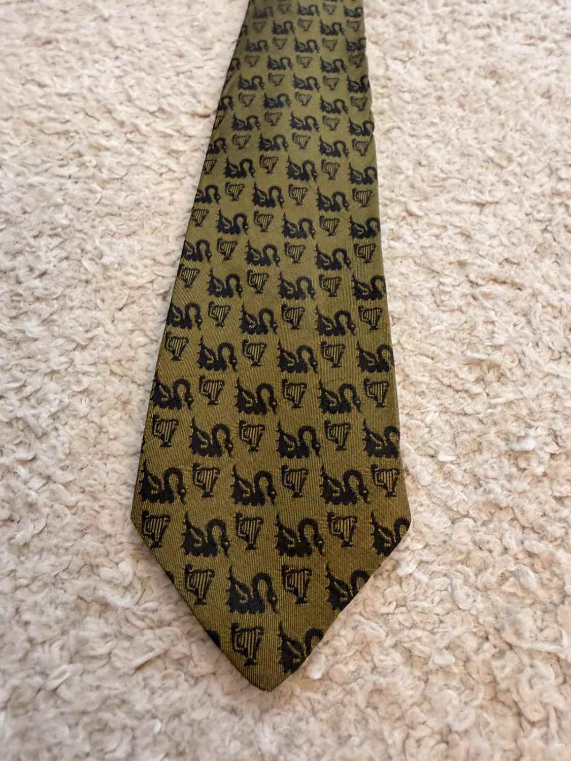 👔 Cravate Kaki & Noir - Style Minimaliste