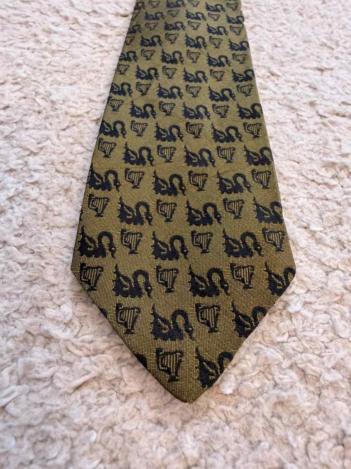 👔 Cravate Kaki & Noir - Style Minimaliste