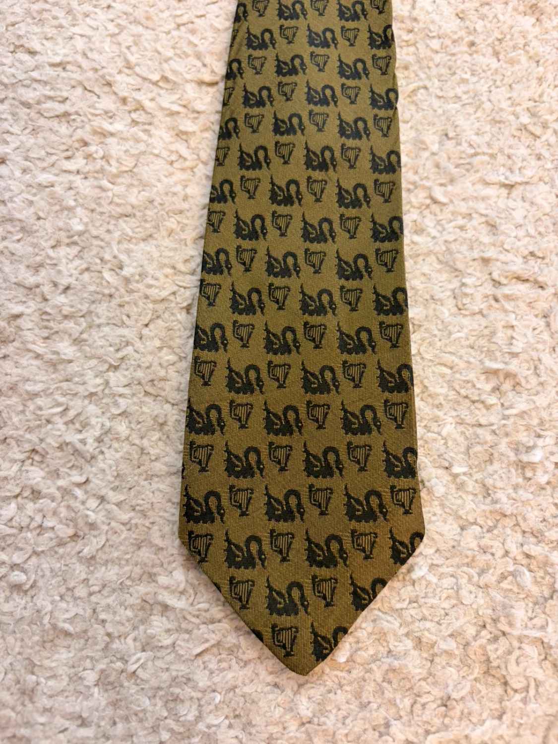 👔 Cravate Kaki & Noir - Style Minimaliste