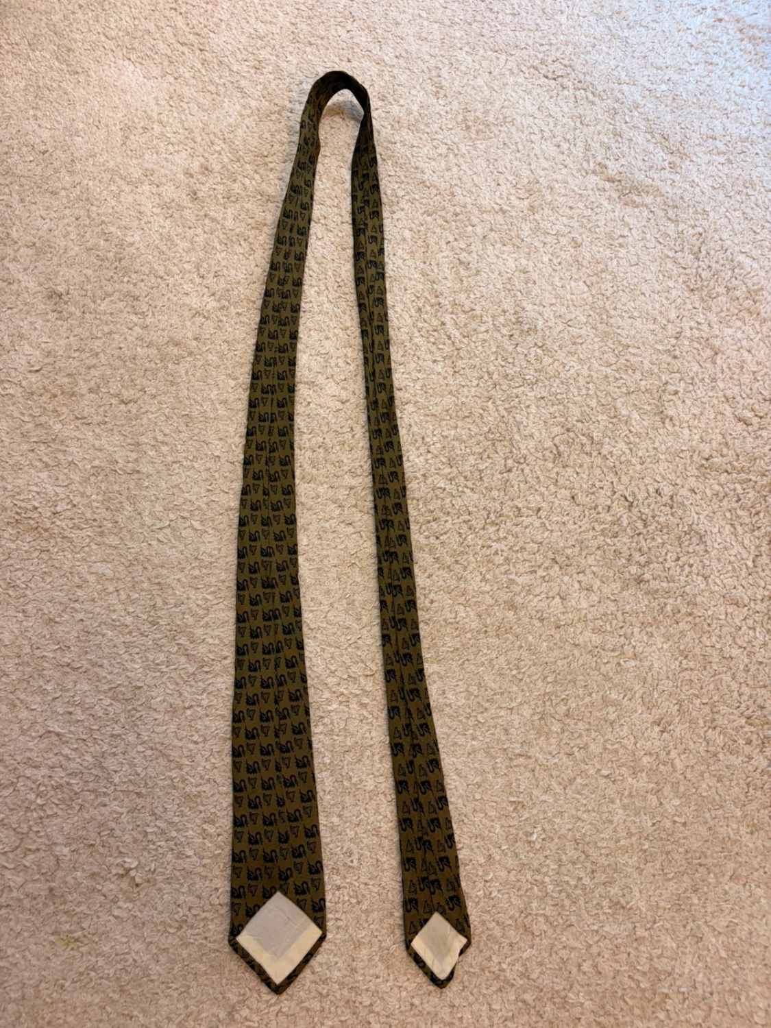 👔 Cravate Kaki & Noir - Style Minimaliste