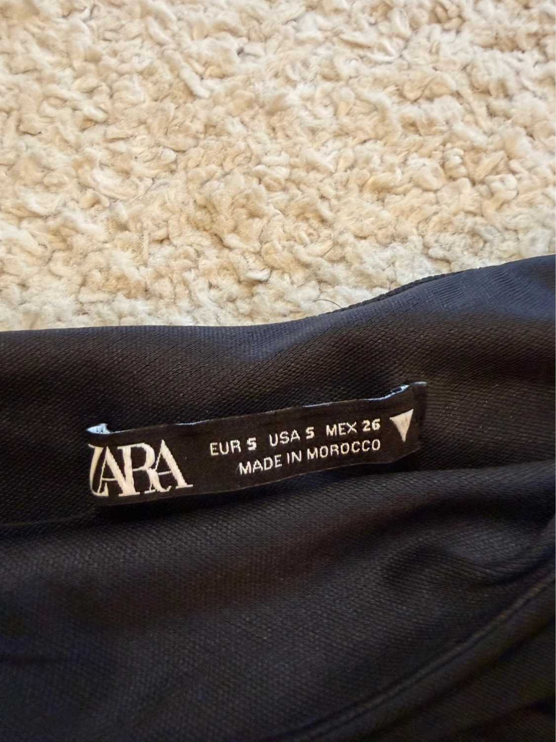 Robe Zara Noire Ajustée - Taille S