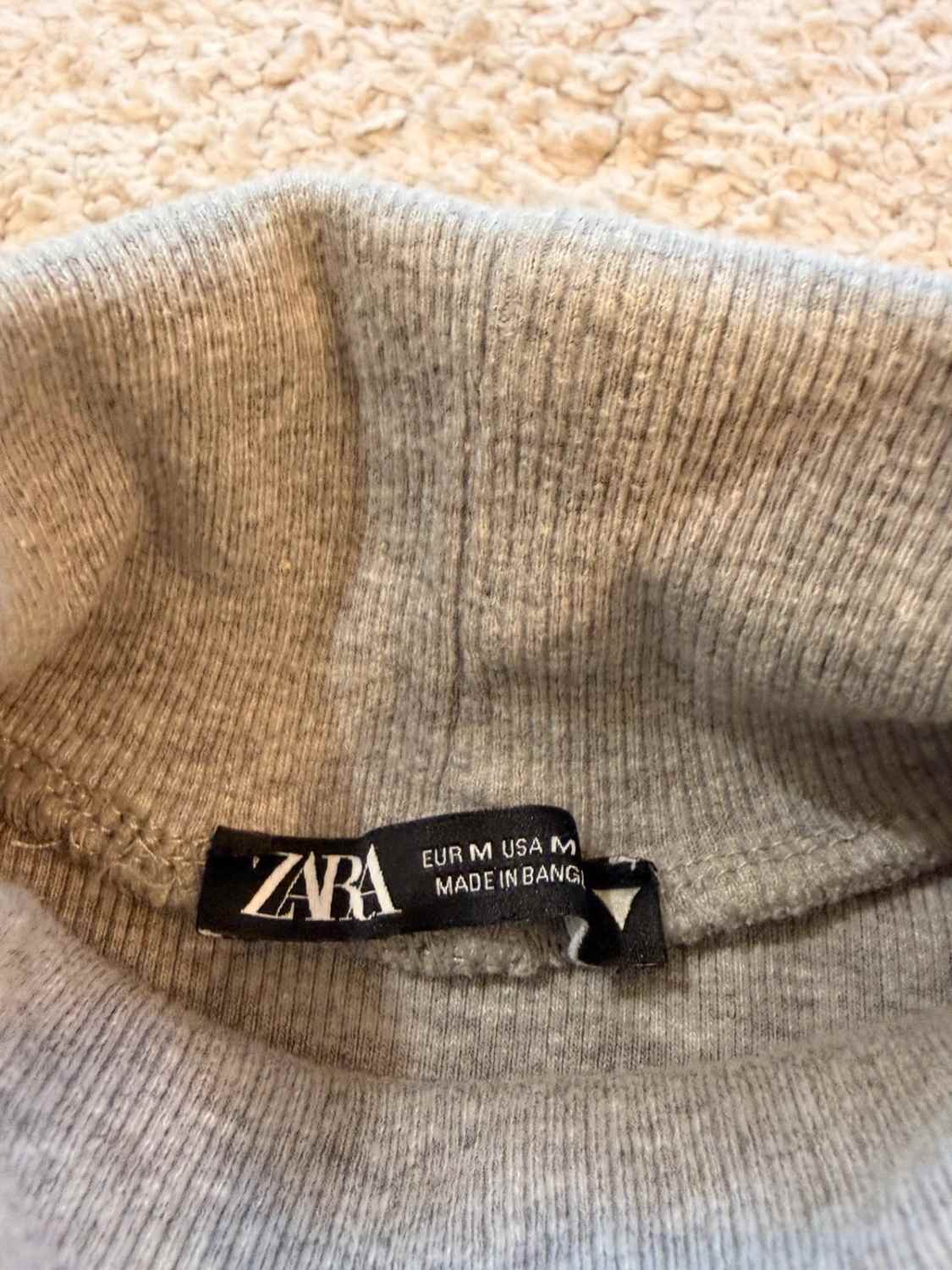 Top Col Roulé Zara Gris Sans Manches Femme - Taille M | Seconde Main